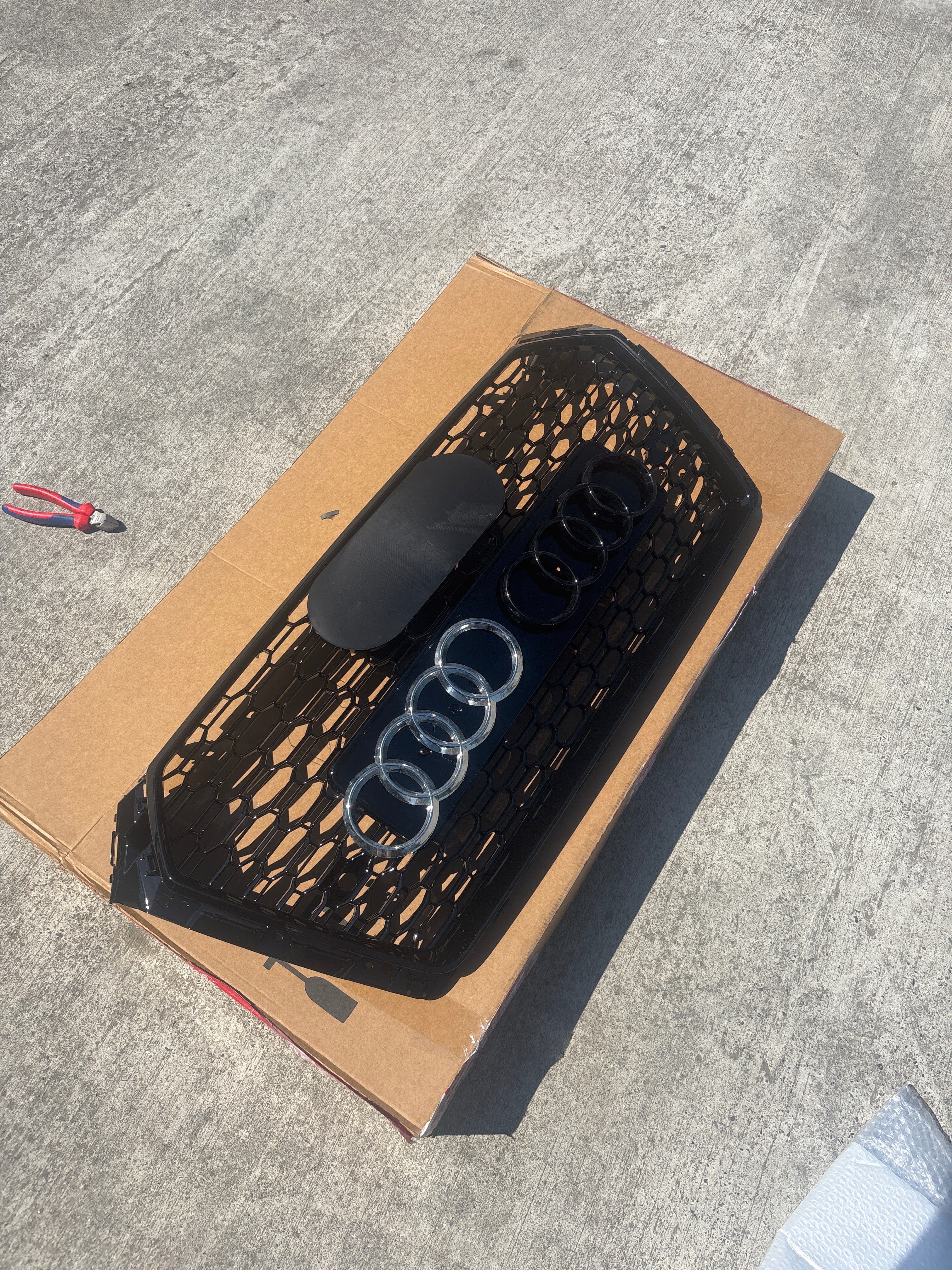 Audi A4 B9 Honeycomb Grille